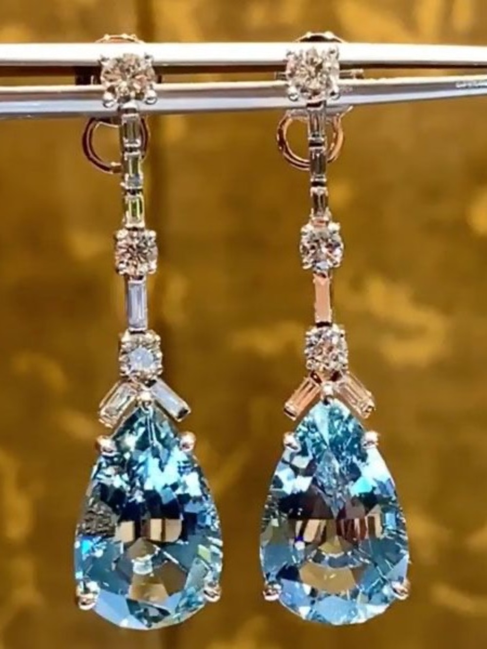 Nextearrings Pear Cut Aquamarine Crystal Drop Earrings w/ Box - Picture 3 of 8